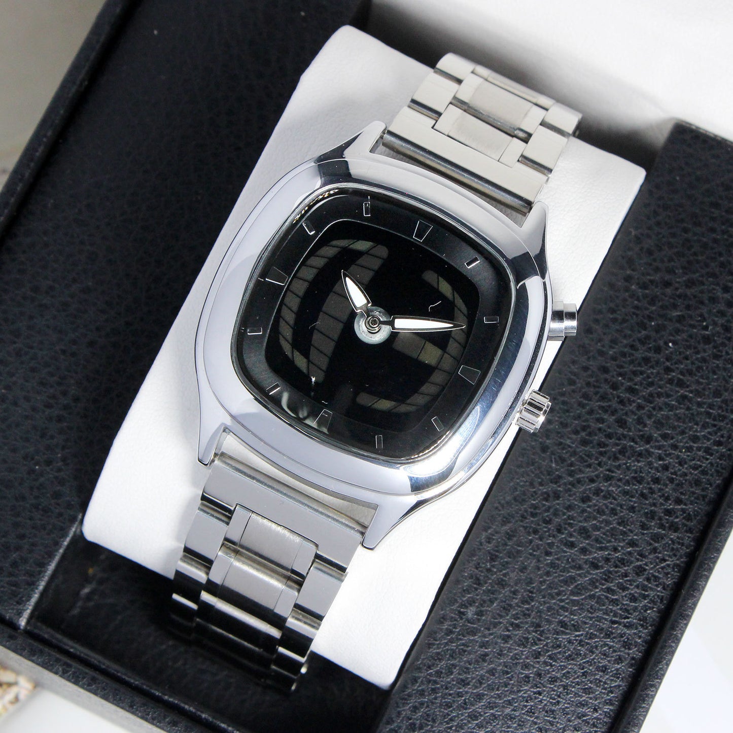Retro Men's Pointer Digital Watch