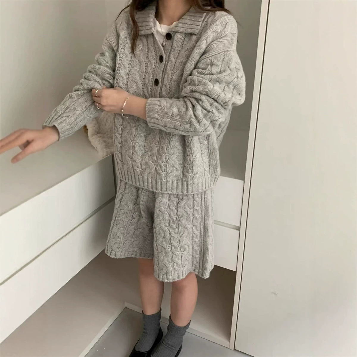 Collar pullover sweater high waisted shorts set for women