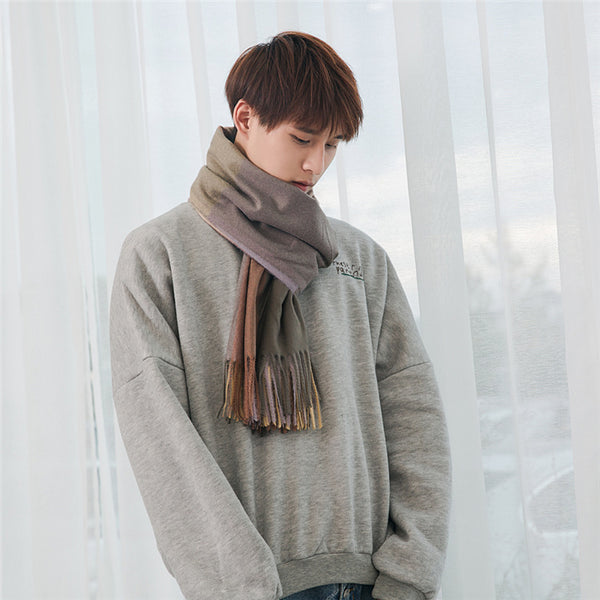 Foulard en plaid à houppe chaude