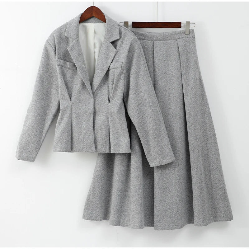 A length half skirt two-piece set