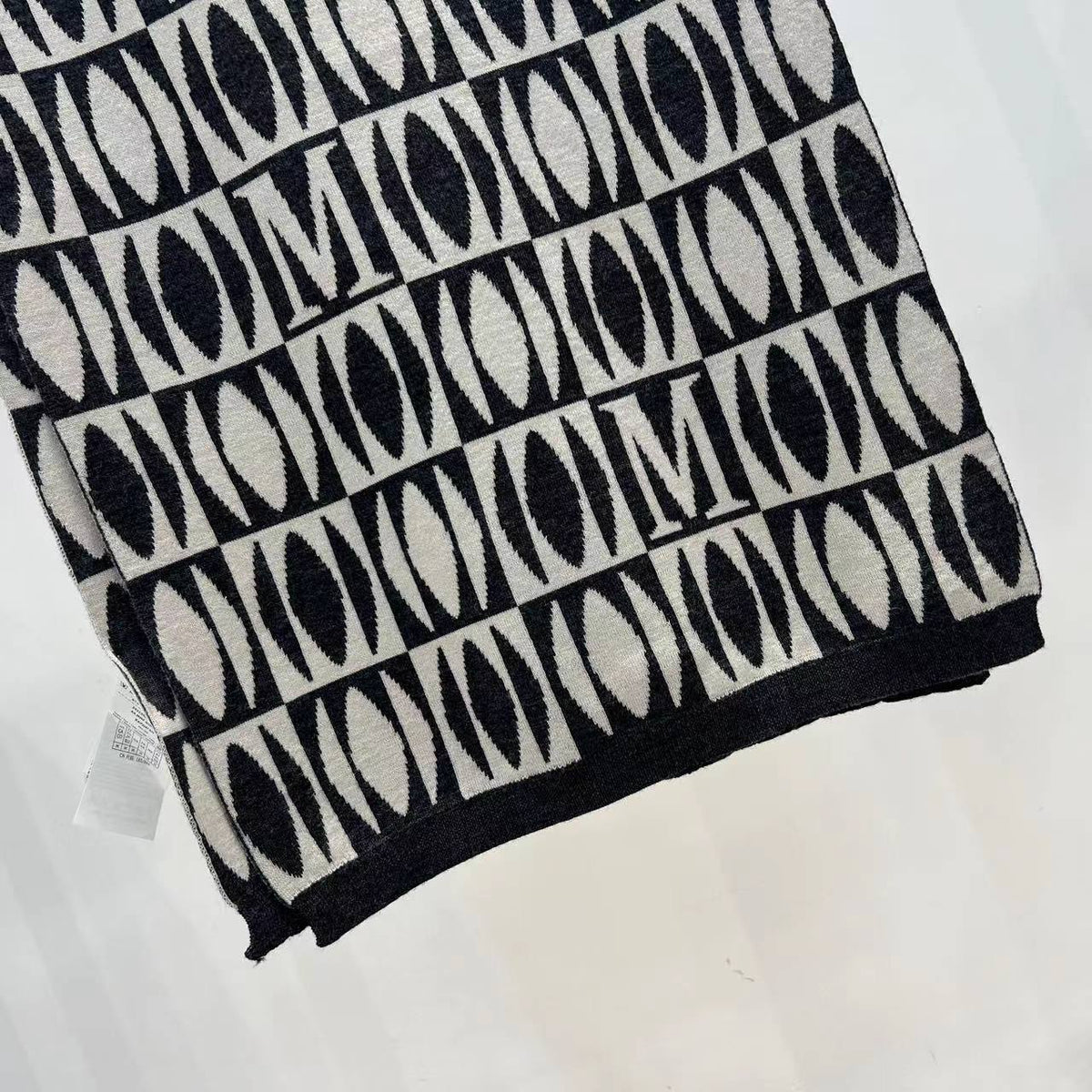 Cashmere wool double-sided jacquard knitted scarf - view 3