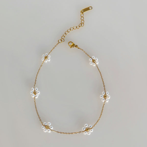 Pearl Small Flower Necklace
