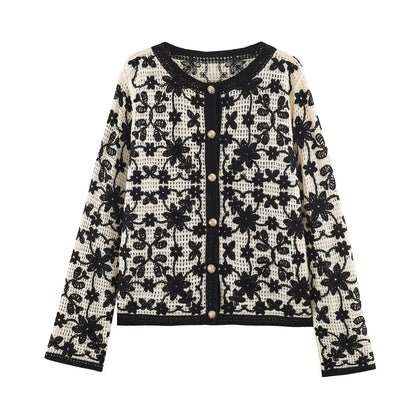 Round neck long sleeved shirt