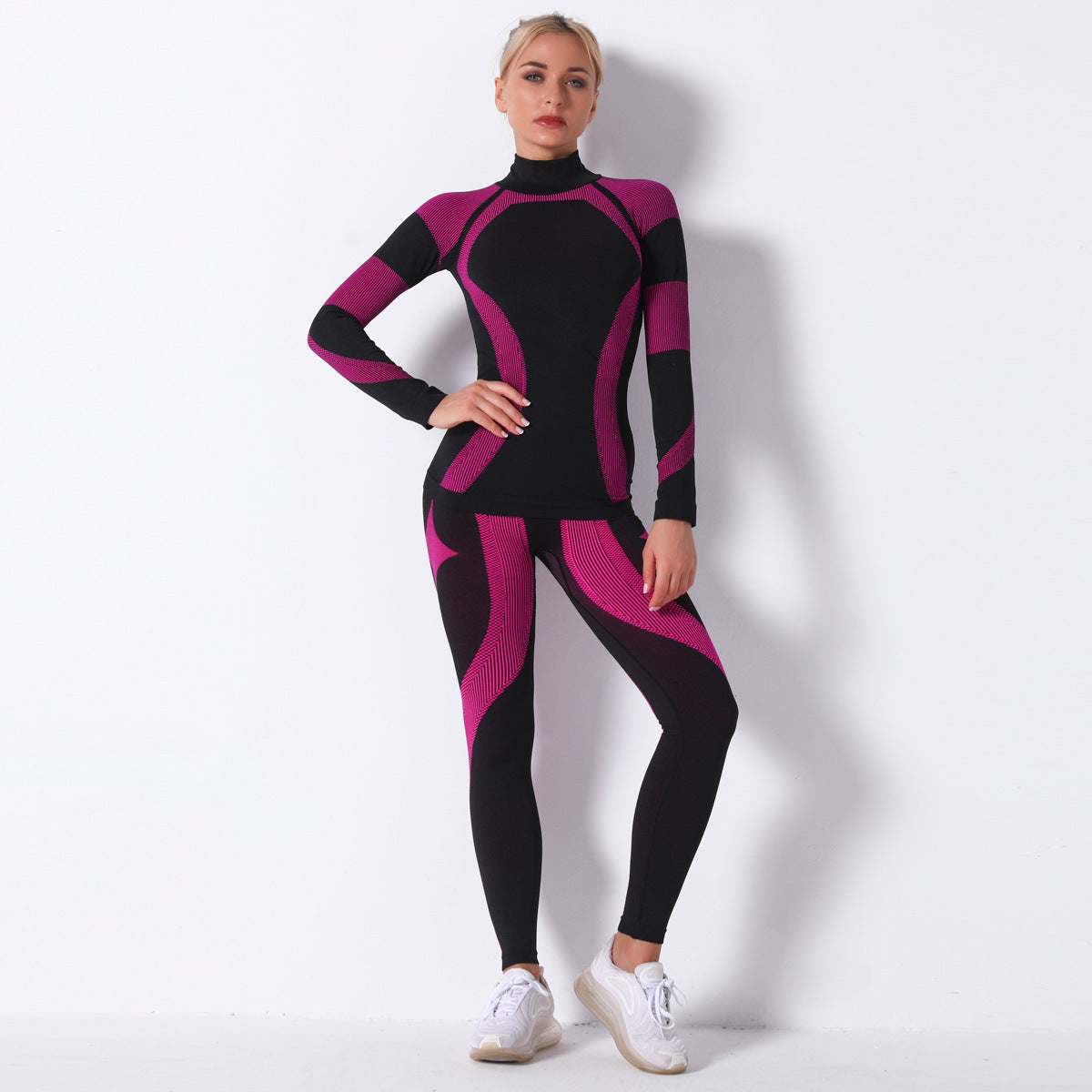 Ensemble deux pièces de sport à manches longues et à rayures pour le yoga