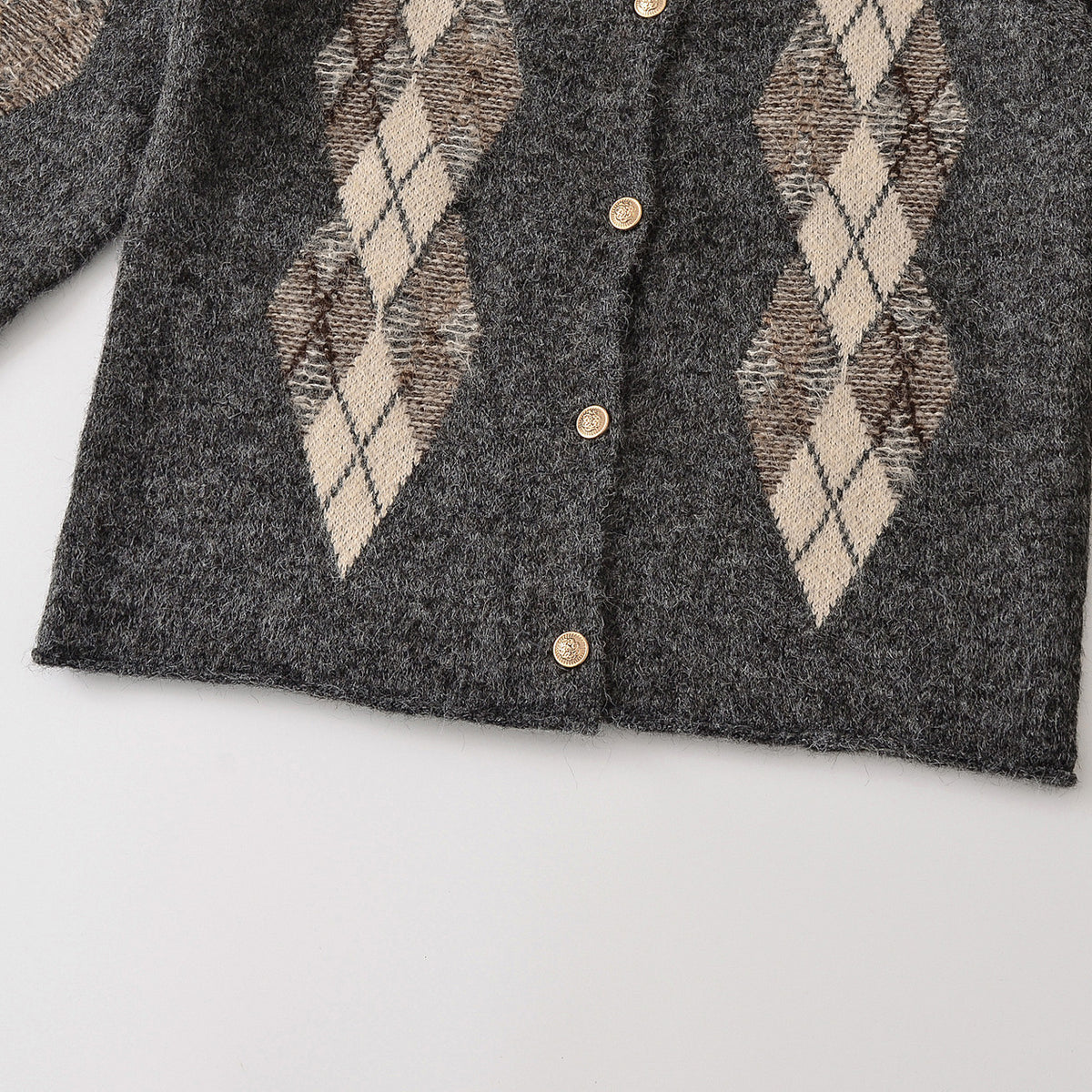 Round neck diamond cardigan sweater