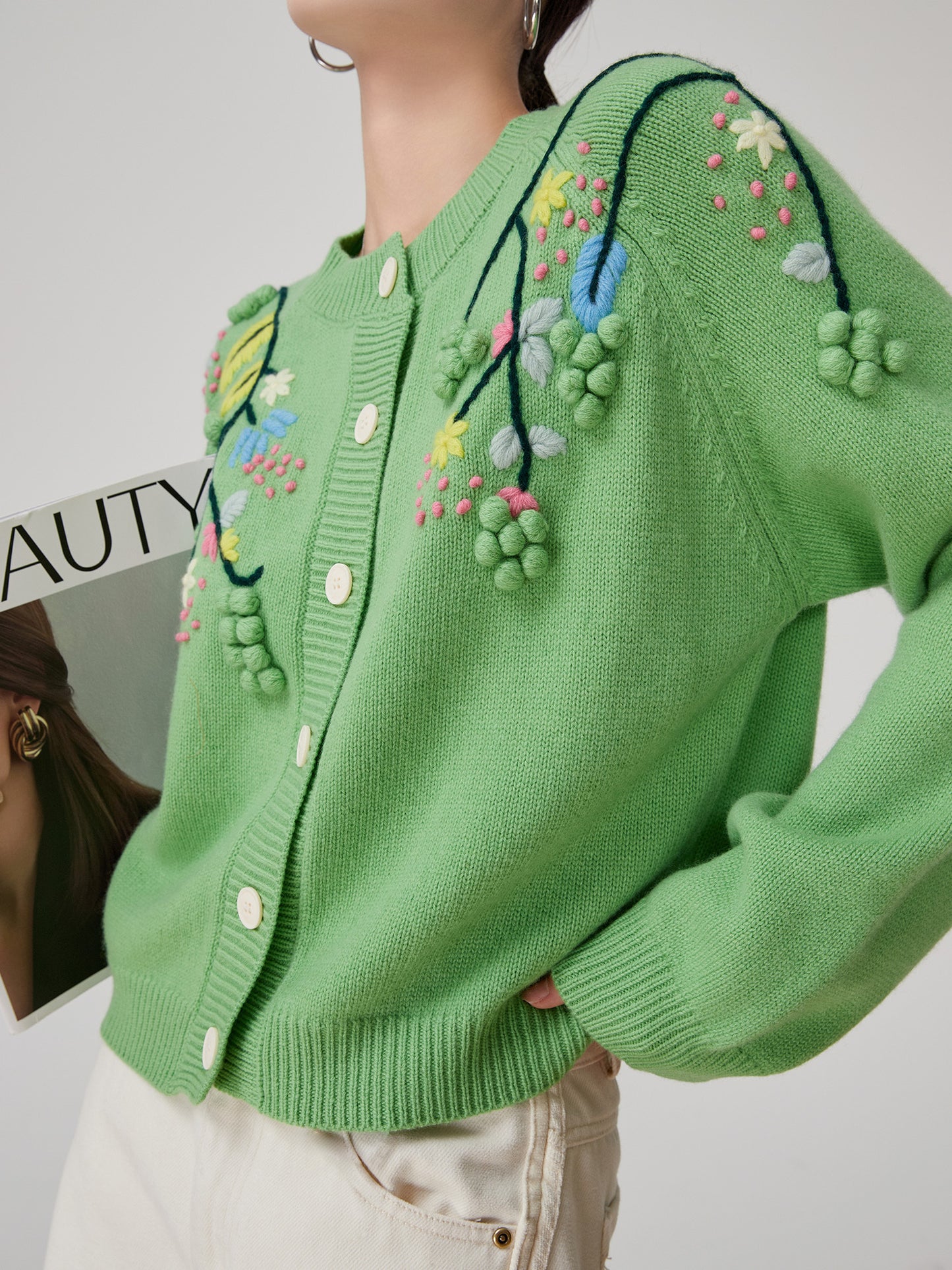 3DEmbroidered Round Neck Knitted Cardigan