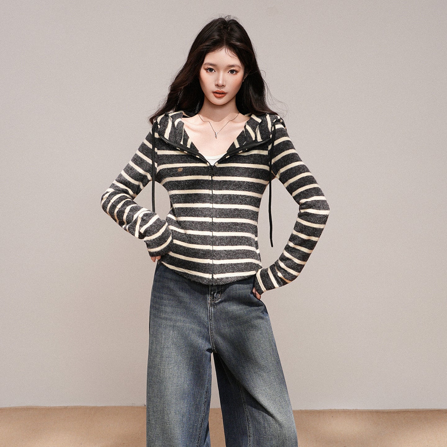 Cardigan zippé à capuche pour femme