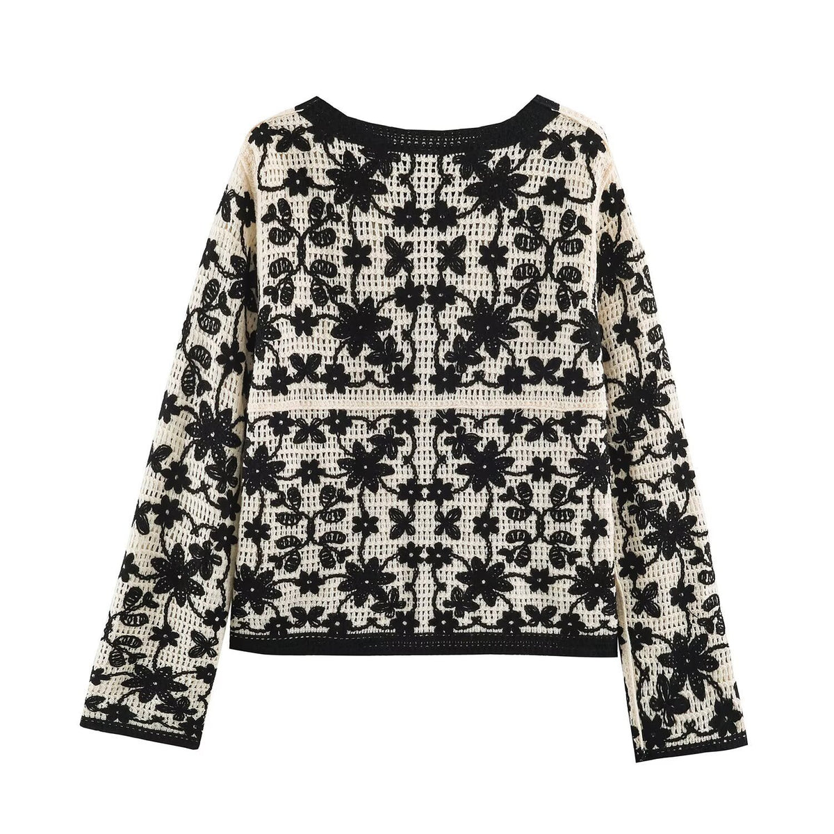 Round neck long sleeved shirt