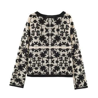 Round neck long sleeved shirt