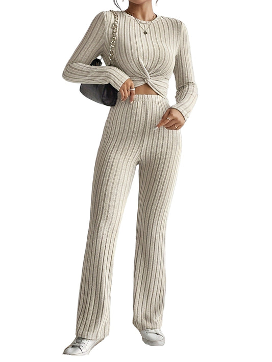 Ensemble top court et pantalon slim