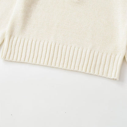 Long sleeved round neck single breasted threaded knit sweater