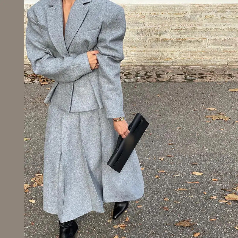 A length half skirt two-piece set