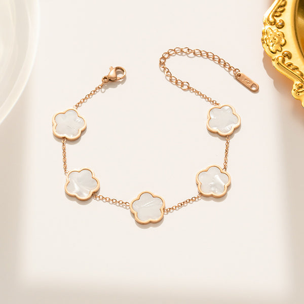 Bracelet en acier titane avec fleur d'herbe Parthenocissus