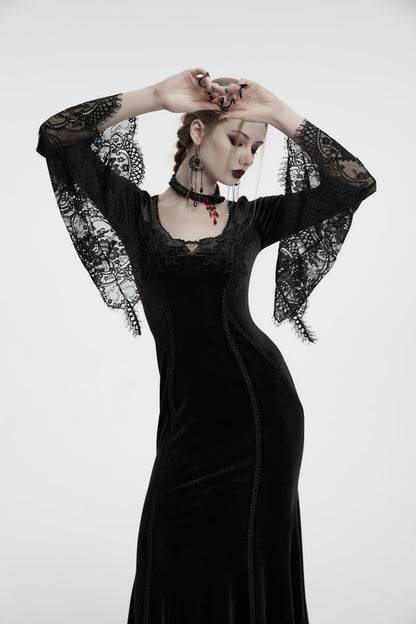 Robe noire en velours avec manches en dentelle Isolde de Punk Rave