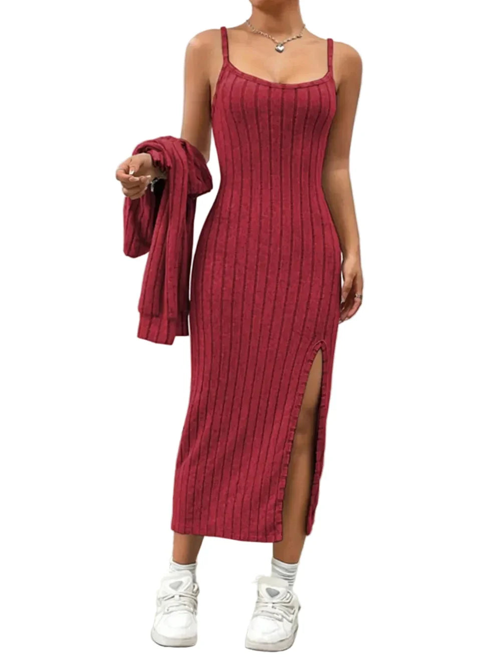 Ensemble cardigan court côtelé à manches longues et robe camisole fendue