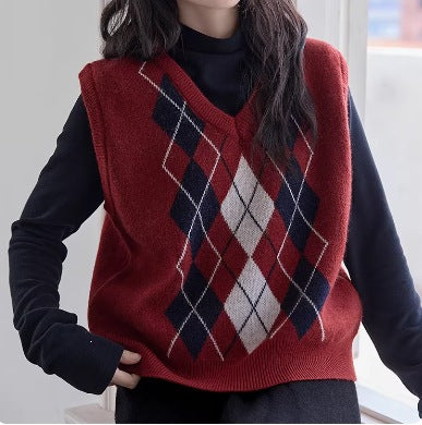 Women's V-Neck Knit Vest - Argyle Sleeveless Waistcoat Layering
