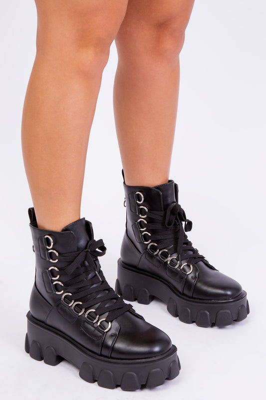 SHIA CHUNKY LACE UP ANKLE BOOTS IN BLACK FAUX LEATHER