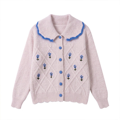 Contrasting diamond patterned sweater