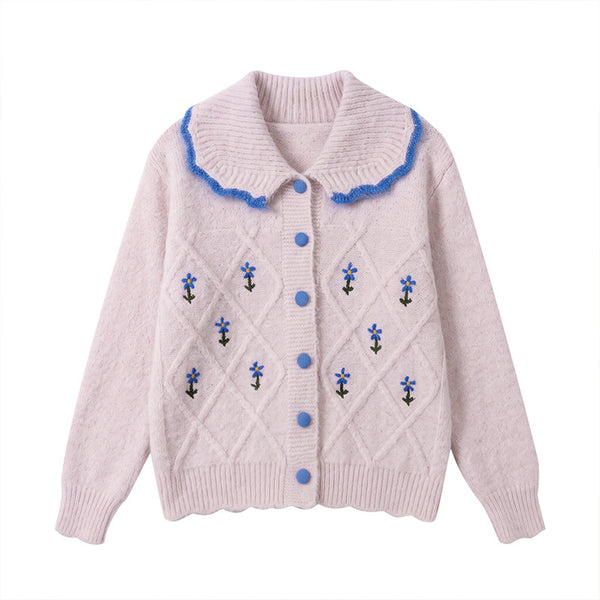 Contrasting diamond patterned sweater