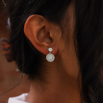 Boucles d'oreilles pendantes Aruna Sun Coin | Argent sterling 925