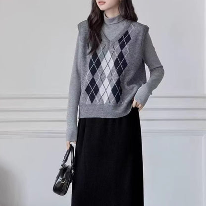 Women's V-Neck Knit Vest - Argyle Sleeveless Waistcoat Layering