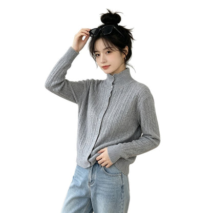 Single breasted high neck long sleeved sweater