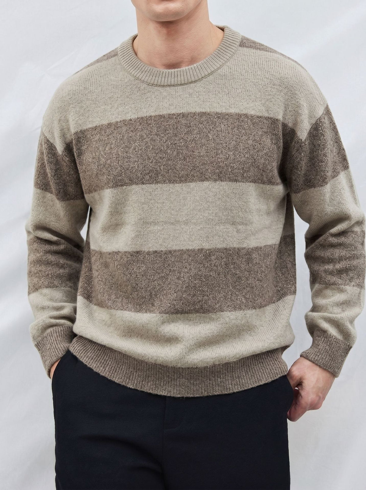 Striped contrasting round neck sweater