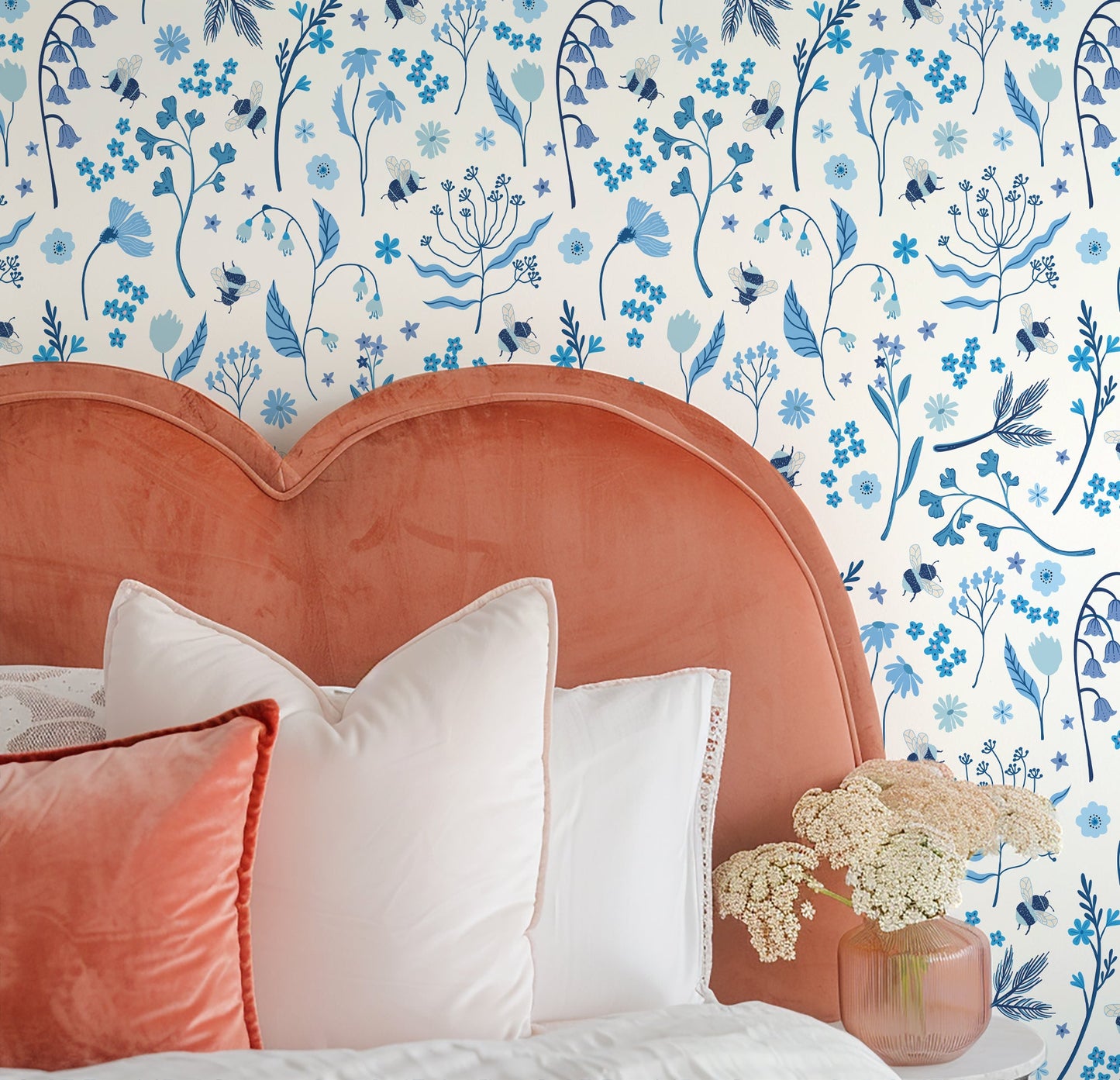 BUMBLEBEE CHINOISERIE WALLPAPER