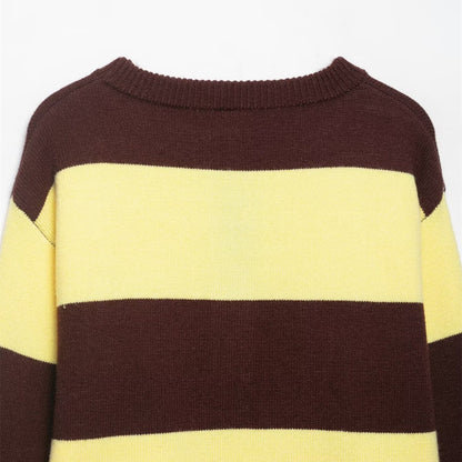 Round neck contrasting striped pullover knit sweater