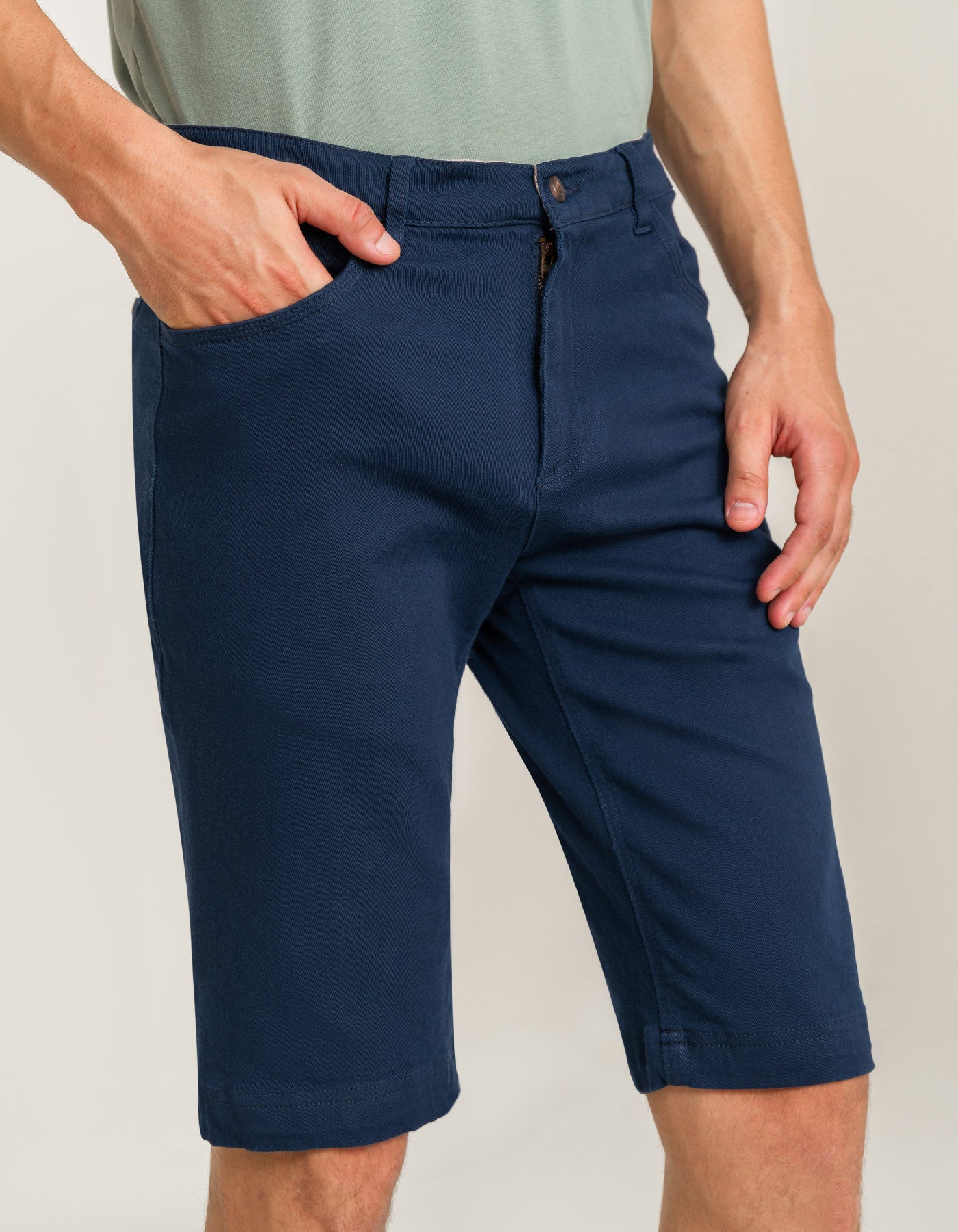 Short en jean ajusté bleu marine