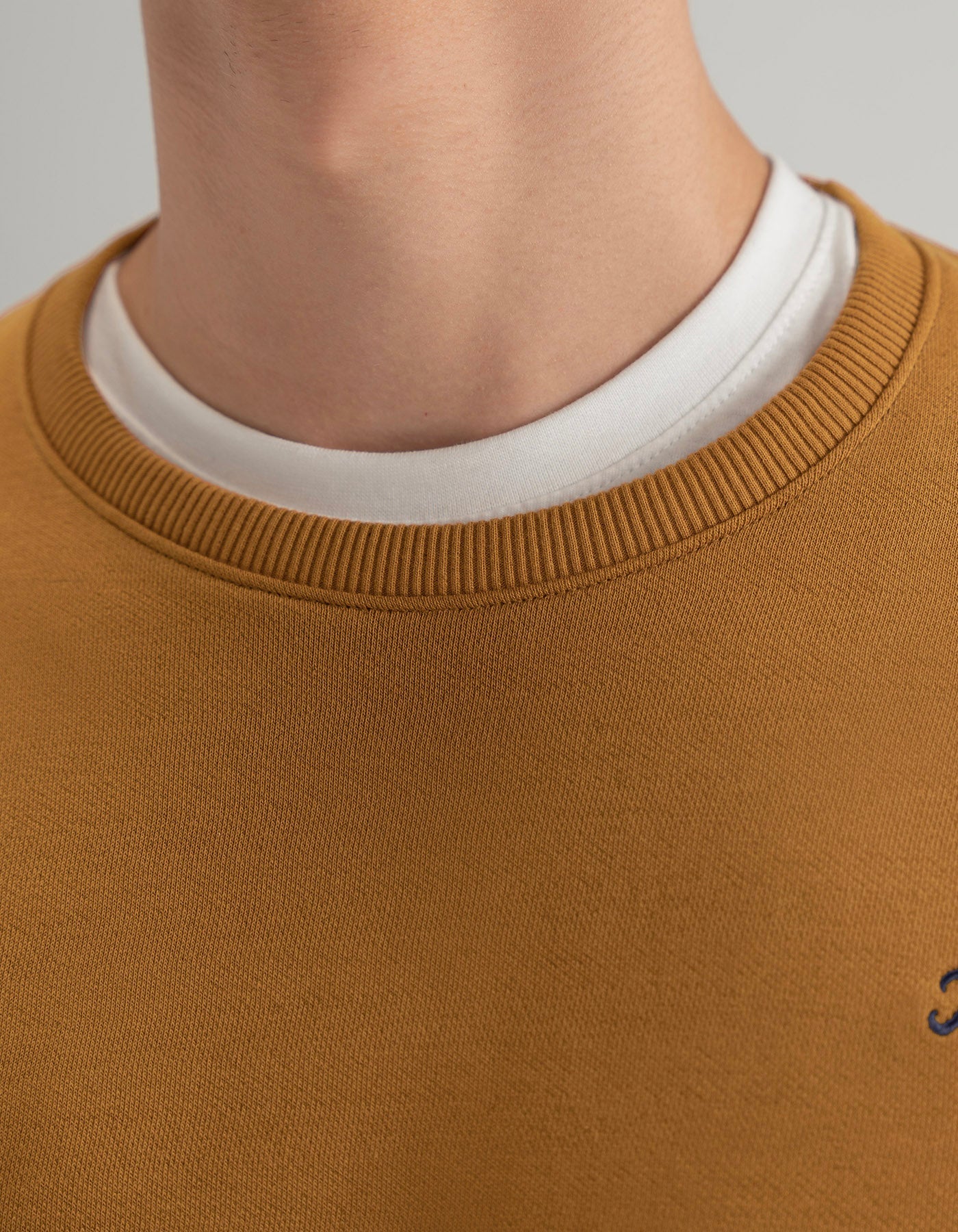 Sweat-shirt col rond moutarde moderne
