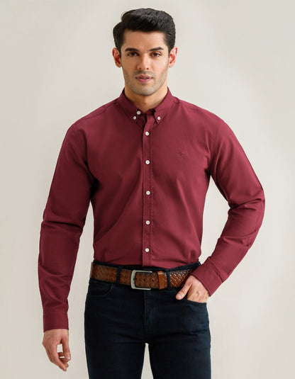 Chemise à manches longues bordeaux à col boutonné