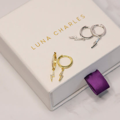 Boucles d'oreilles créoles Bridget Lightning Huggie | Plaqué or 18 carats