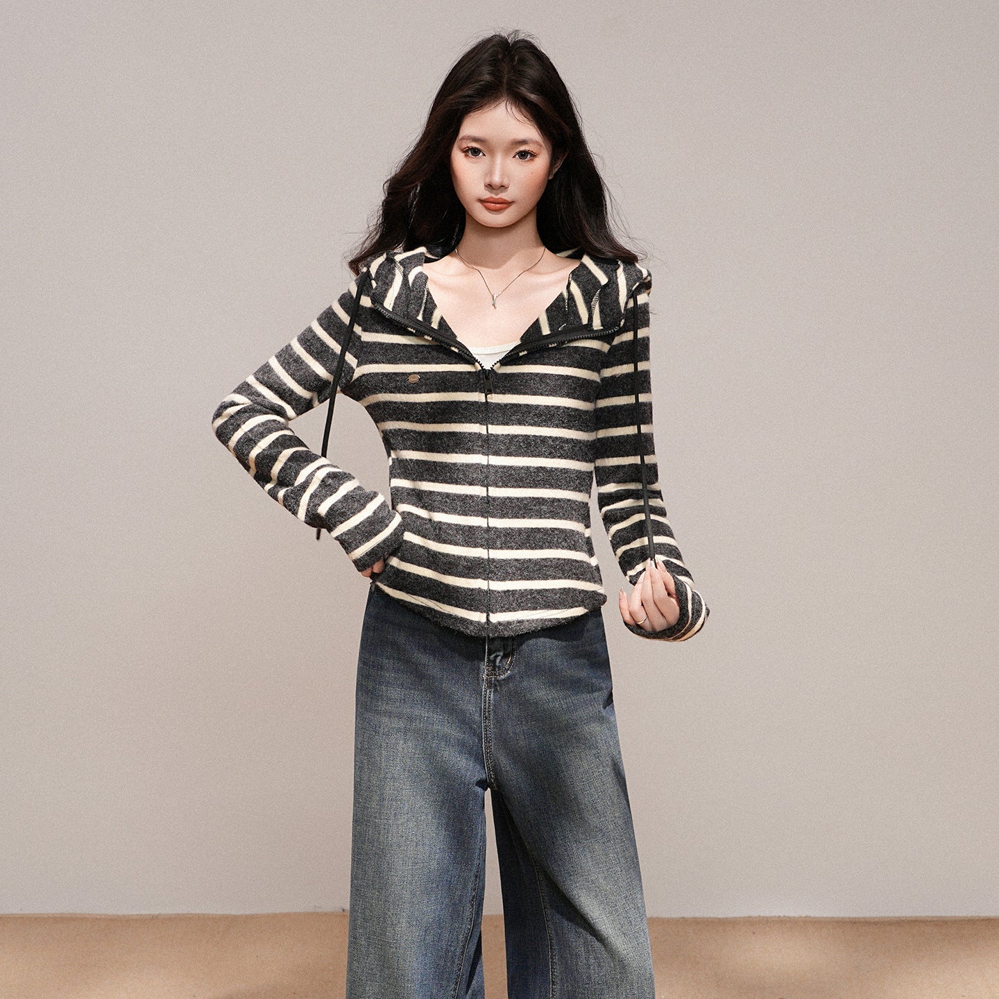 Cardigan zippé à capuche pour femme
