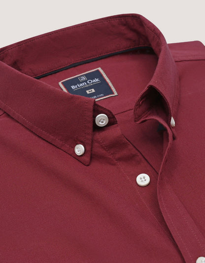 Chemise à manches longues bordeaux à col boutonné