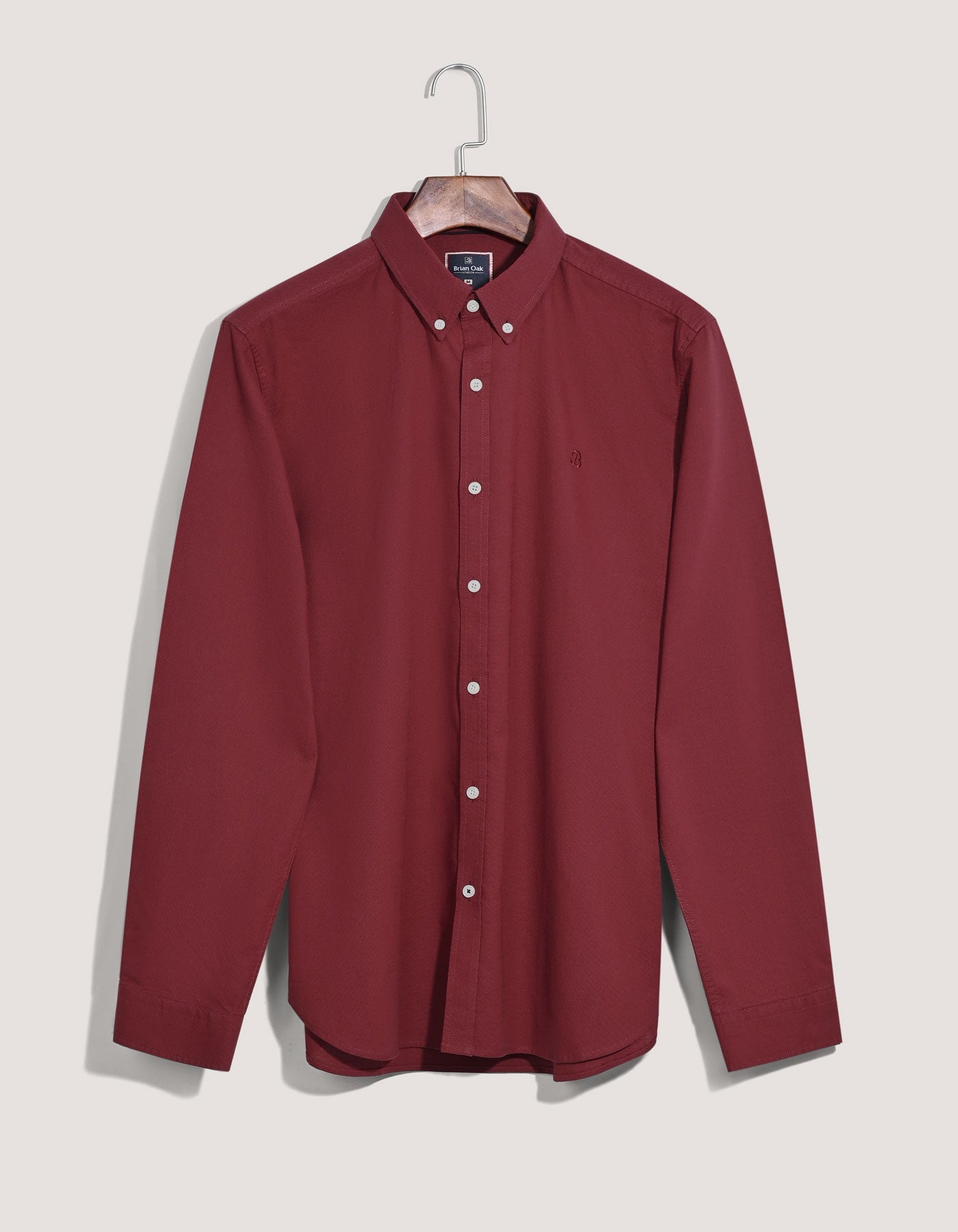 Chemise à manches longues bordeaux à col boutonné
