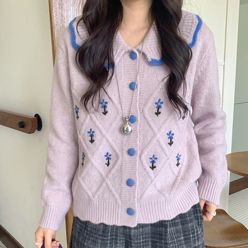 Contrasting diamond patterned sweater