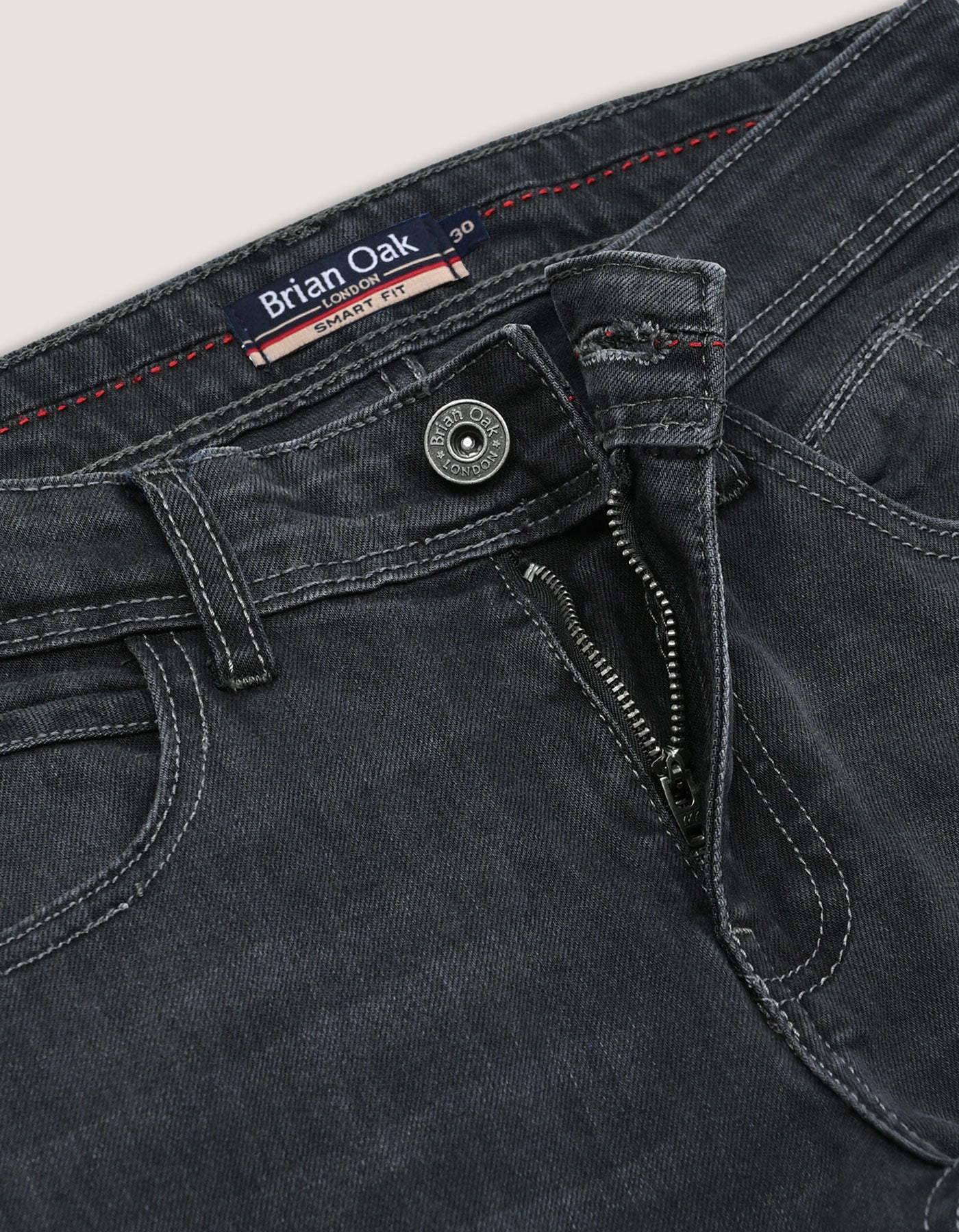 Jean classique en denim gris foncé