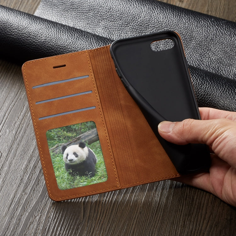 Pour iPhone SE 2022 / SE 2020 / 8 / 7 Coque en cuir à rabat horizontal Forwenw Dream Series à bord huilé, magnétisme puissant, avec support et fentes pour cartes et portefeuille et cadre photo (Noir)
