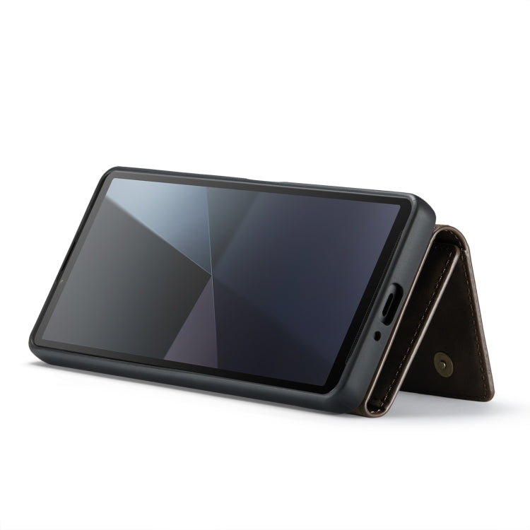 Pour Sony Xperia 10 VI DG.MING Série M1 Étui portefeuille multi-cartes 3 volets + coque de téléphone magnétique (café)