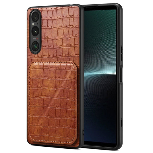 Pour Sony Xperia 1 V Coque de téléphone arrière en cuir imitation crocodile Denior avec support (marron)
