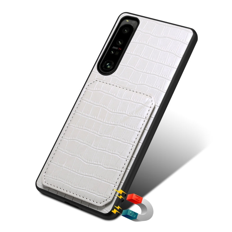 Pour Sony Xperia 1 V Coque de Téléphone Arrière en Cuir de Crocodile d'Imitation Denior avec Support (Blanc)