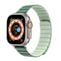 Pour Apple Watch Ultra 49 mm ZGA Bracelet en silicone magnétique bicolore (Vert foncé + Vert clair)