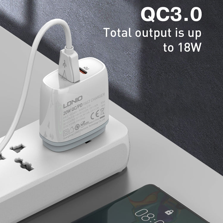 LDNIO Q229 QC3.0 / PD20W USB + Type-C Fast Charger with 1m USB to 8 Pin Cable, Plug Type:UK Plug(White)