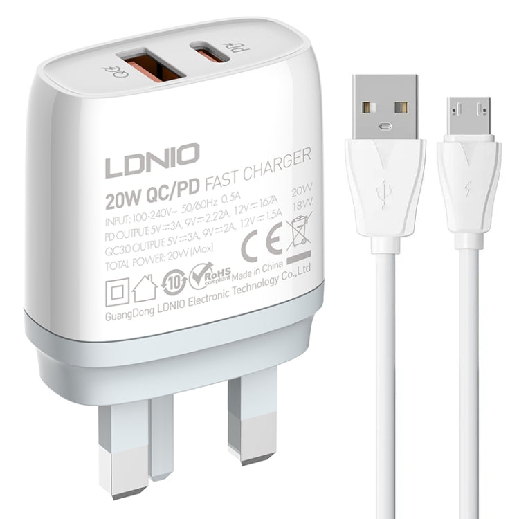 Chargeur rapide LDNIO Q229 QC3.0 / PD20W USB + Type-C avec câble USB vers Micro USB de 1 m, Type de prise : prise britannique (blanc)