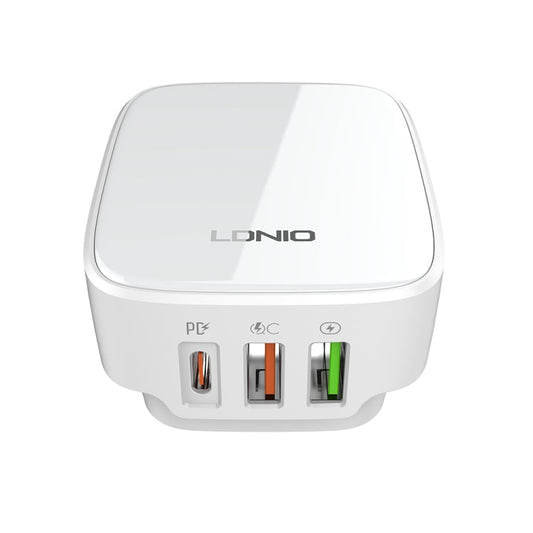 LDNIO Q334 Chargeur mural 32W Type-C + double port USB avec câble de données 8 broches de 1m, Type de prise: Prise US (Blanc)
