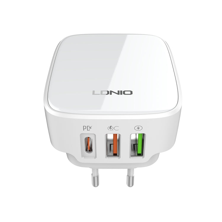 LDNIO Q334 32W Type-C + Dual USB Port Charger with 1m USB-C / Type-C Data Cable, Plug Type:EU Plug(White)