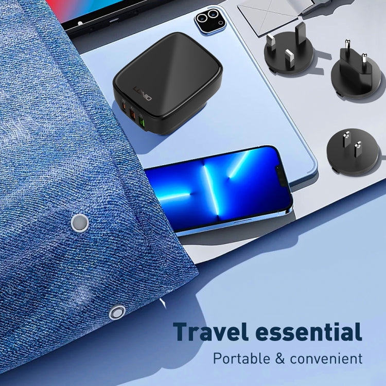 LDNIO Q334 32W Type-C + Dual USB Port Charger with 1m USB-C / Type-C Data Cable, Plug Type:US Plug(White)