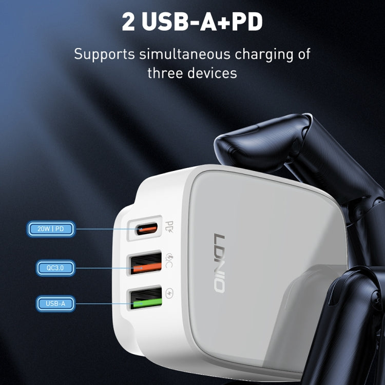 LDNIO Q334 32W Type-C + Dual USB Port Charger with 1m USB-C / Type-C Data Cable, Plug Type:US Plug(White)