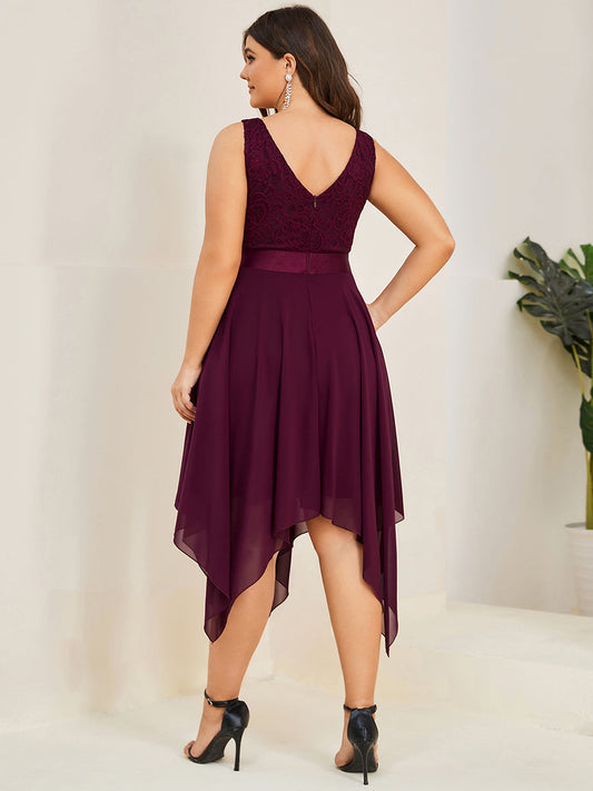 Robes grande taille sans manches à encolure en V profond et ourlet asymétrique en gros
